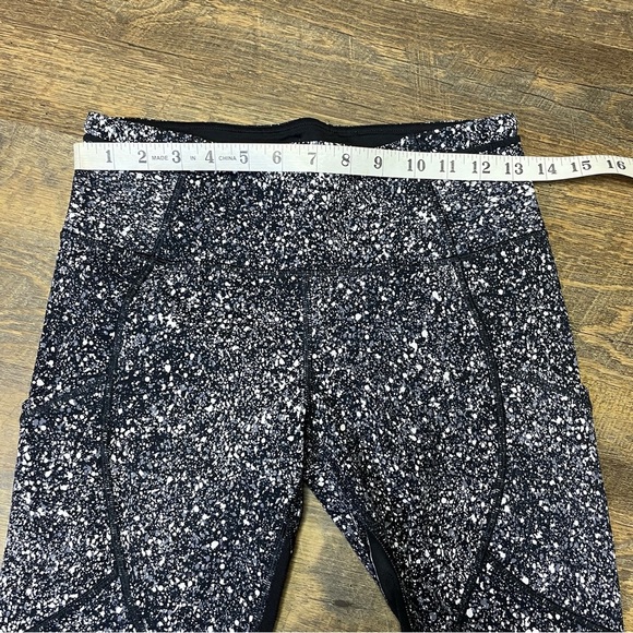 Lululemon Outrun 17" Crop Legging Splatter White Black Womens 6 Mesh Side Pocket - Picture 3 of 11